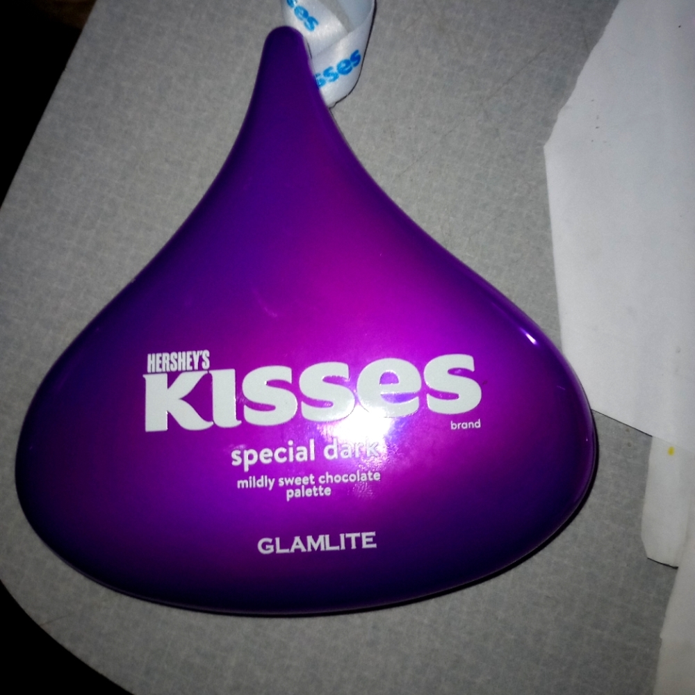 Glamlite Hershey's eyeshadow pallet